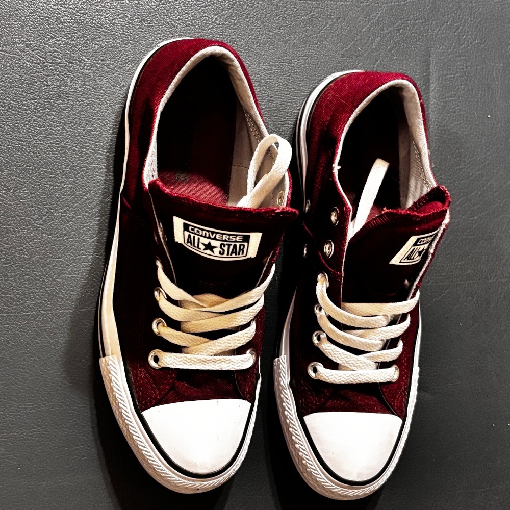 Converse All Stars Women’s Sneakers Lace Up Burgundy US 8